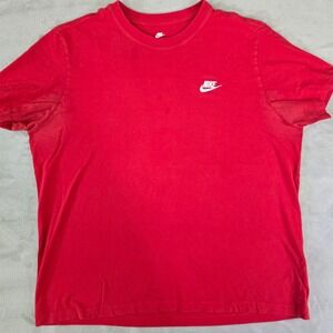 Nike Sportswear Swoosh Embroidered Red T-Shirt Mens XL Short Sleeve Tee